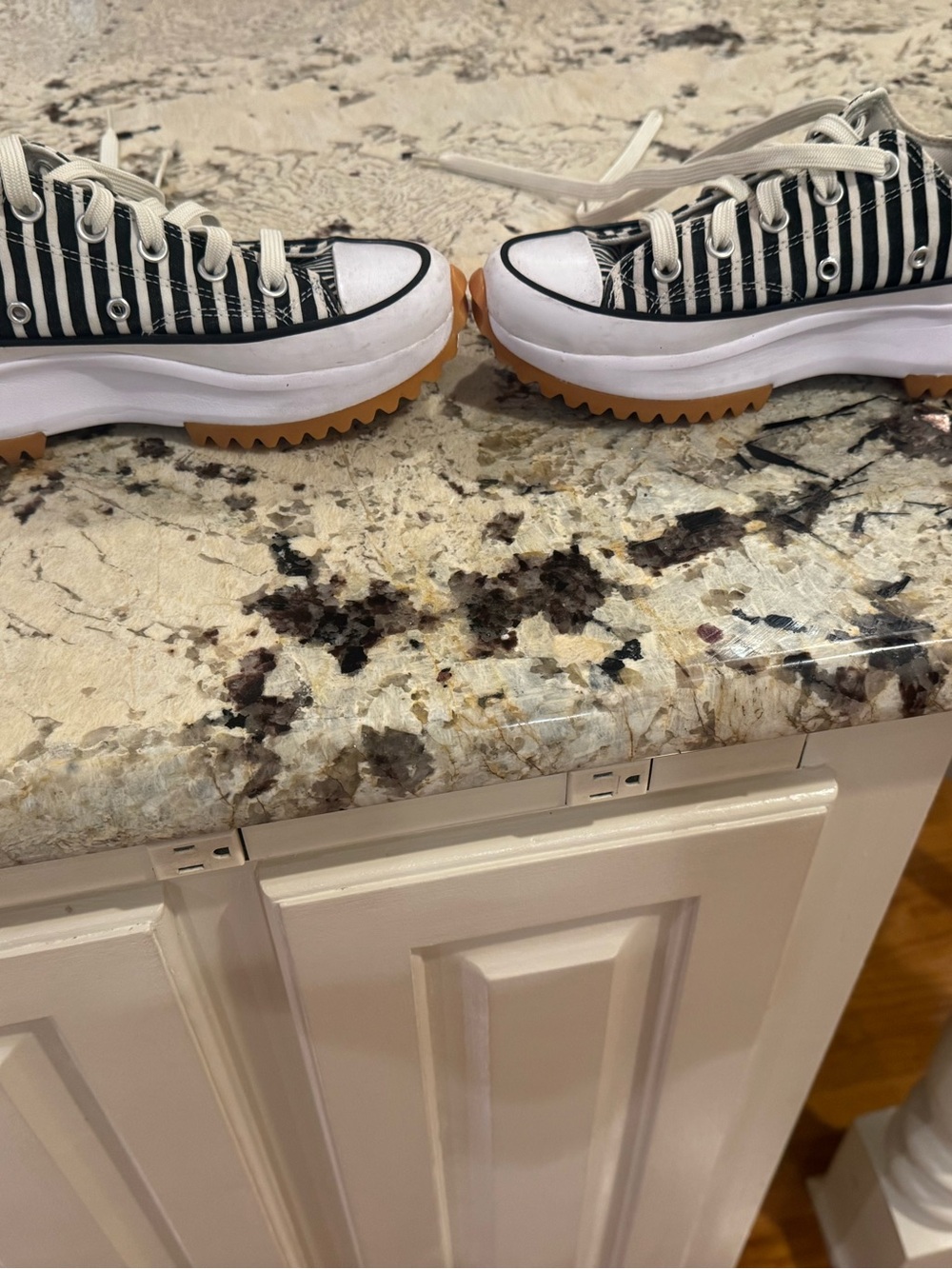 Converse Platform Run Star Hike Low Top Sneakers - Black White Gum
